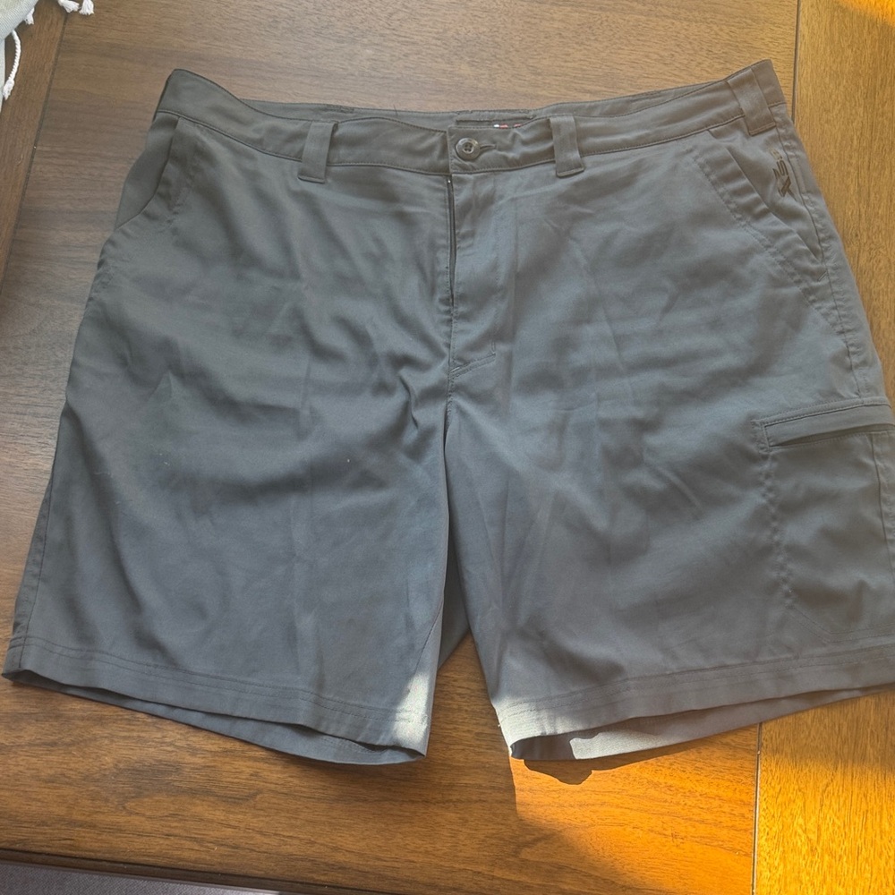 Gander Mountain Men's Dark Gray Cargo Shorts